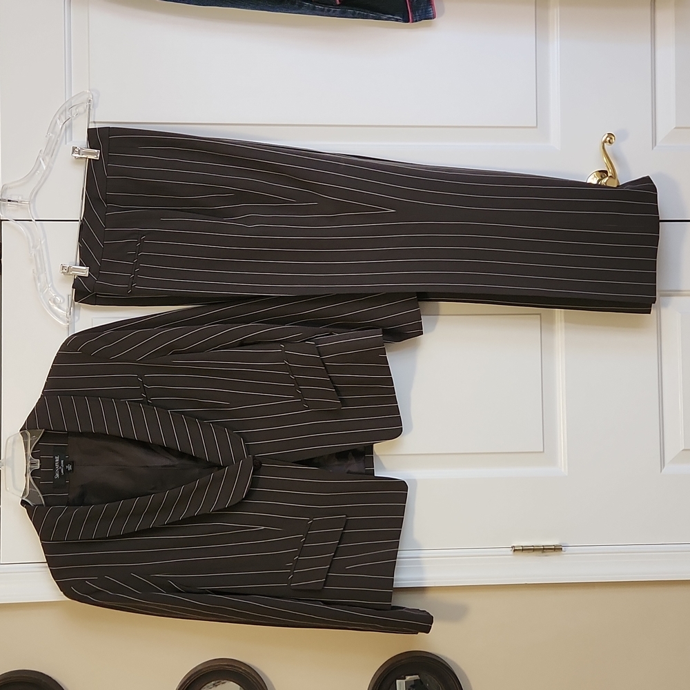 Signature by Larry Levine 2 piece Pants Suit - Size 14